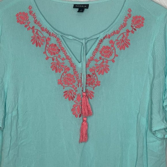 *TORRID* Torrid Crinkle Gauze Blue Green Embroidered Top 2 2X 18/20 - Picture 3 of 6